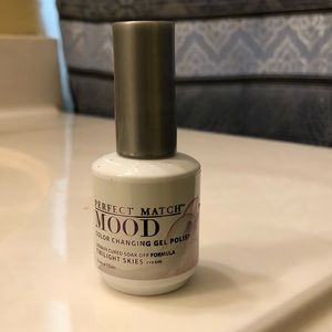 Color changing gel polish